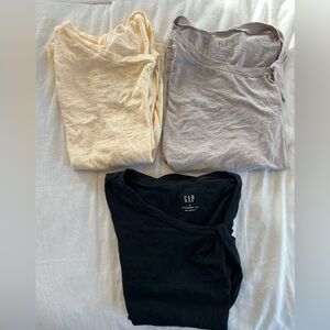 GAP Three-Pack Foreversoft Tees with Knot on Side in Black, Cream & Yellow